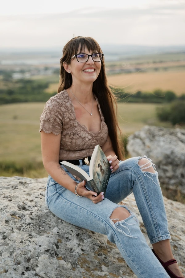 Fábián Réka - szerző